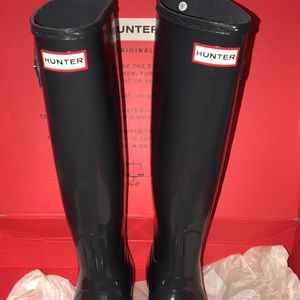 Women’s hunter boots size 8
